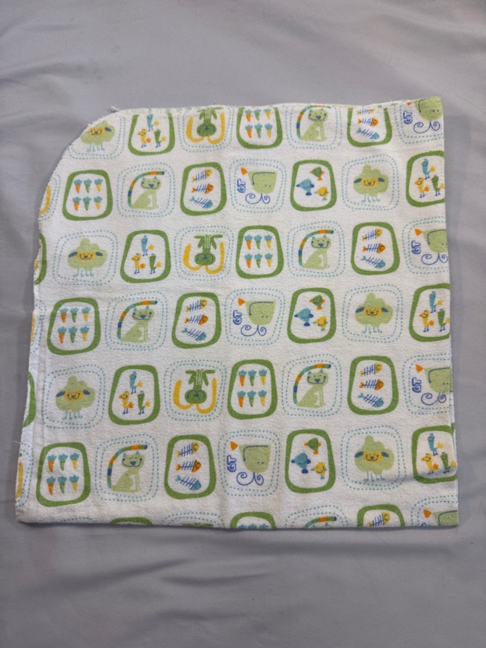 Gagou Tagou - vintage Green Animal Print Baby receiving blanket